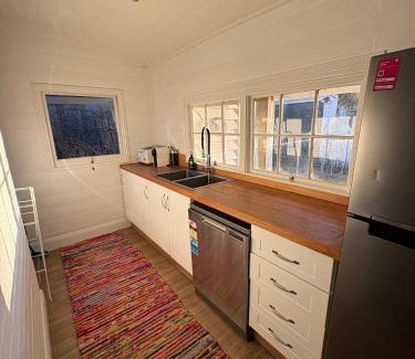 Armidale House | The Nook on the Hill