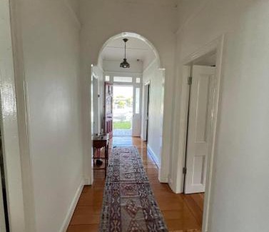 Armidale House | The Nook on the Hill