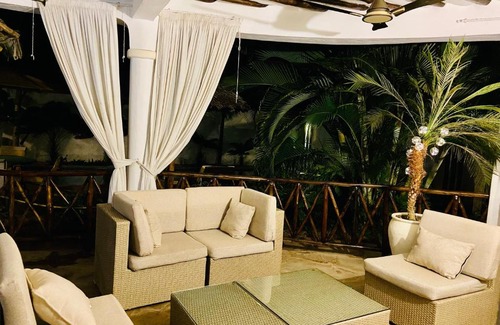 Galu Beach Villa | The Oasis Villa