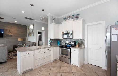Bermuda Beach House | The Ocean Aire - 30 secs from the sand!