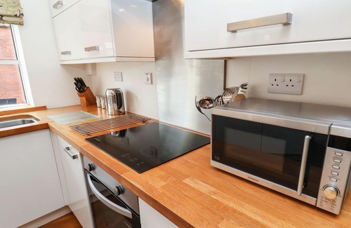 Whitby Cottage | THE OLD BLACKSMITH'S WORKSHOP, family friendly in Whitby