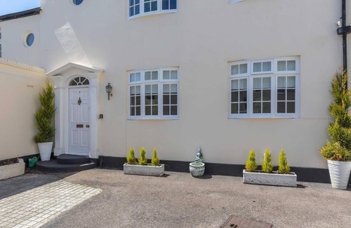 Kemptown House | The Old Brewery House | By My Getaways | Parking
