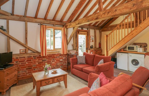 New Forest District Cottage | THE OLD CART SHED, pet friendly, with a garden in Rockbourne