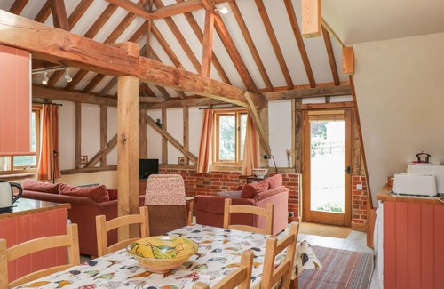New Forest District Cottage | THE OLD CART SHED, pet friendly, with a garden in Rockbourne