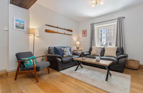 Saundersfoot House | The Old Cottage - Central Location Near the Beach