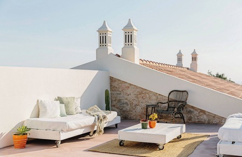 Concelho Apartment | The Old Donkey Suite