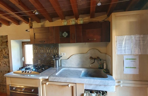 Corsanico Cottage | The old farmhouse among vineyards and olive groves