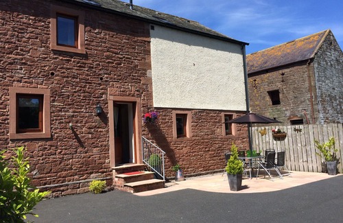 Wigton Cottage | THE OLD GRAINSTORE, family friendly in Bolton Low Houses