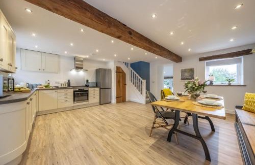 Taddington House | The Old Hen Shed