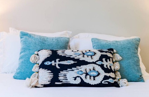 Westbrook Center Cottage | The Old Salt Cottage · Cozy Gateway Near Beach
