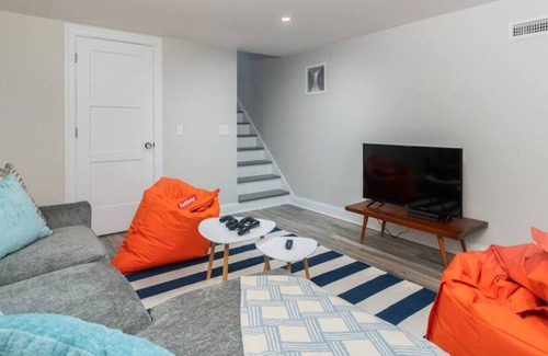Westbrook Center Cottage | The Old Salt Cottage · Cozy Gateway Near Beach