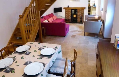 Weston-super-Mare Cottage | THE OLD STABLE, family friendly, with open fire in Weston-Super-Mare