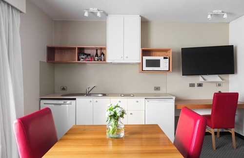 Sullivan's Cove Apartment | The Old Woolstore Apartment Hotel