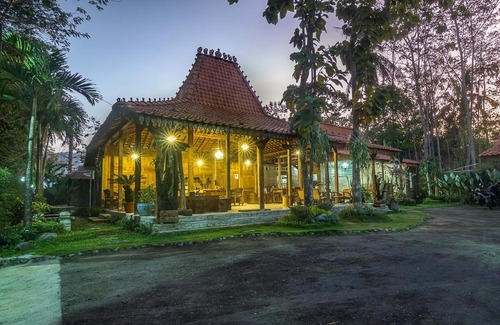 Borobudur Hotel | The Omah Borobudur