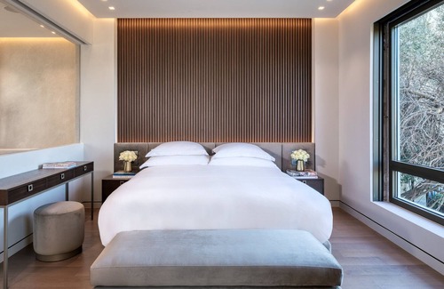 Mets Apartment | The One Acropolis | Deluxe Suite