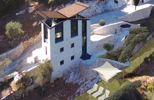 Vicopelago Villa | THE ONLY HOUSE IN THE WORLD WITH OPENABLE ROOF. Villa and Guest House with Pool