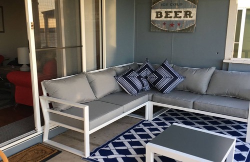 Port Broughton House | The Only white Beachfront House in pt Broughton - 3 Beds + spa PET Friendly