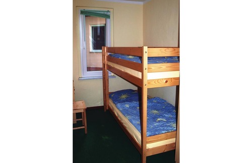 Brussow House | The open plot on which this solid and comfortably furnished vacation bungalow in Brandenburg stands