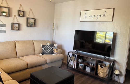 Springerville Cottage | The Ostrich House! Cozy, comfortable and private.