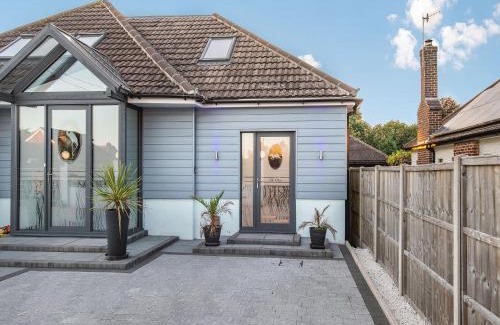 Christchurch House | The Otter - Uk40927