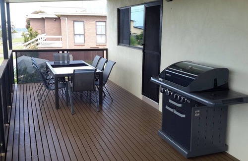 Lake Tyers Beach House | The Outlook at Lake Tyers Beach