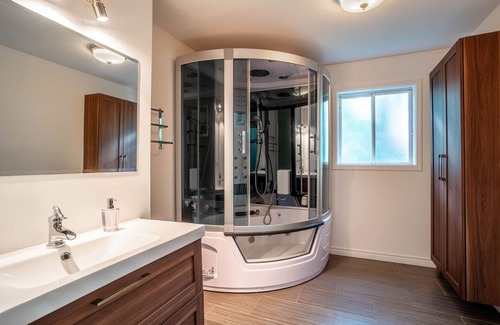 Saint-Alphonse-Rodriguez Ski Chalet | The Panda | Spa | Lake Front | BBQ