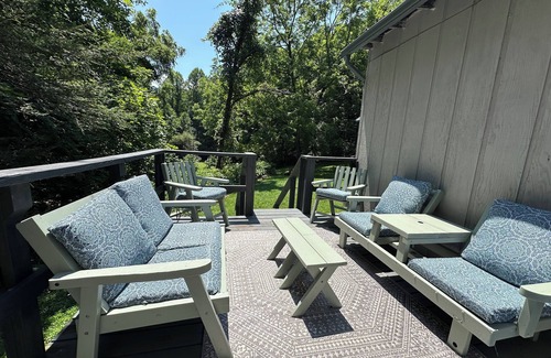 Kellysville House | The Palace of Dreams – Secluded Cabin on 68 Private Acres