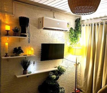 Pali Hill Apartment | The Pali Nook, Cozy Bandra Escape