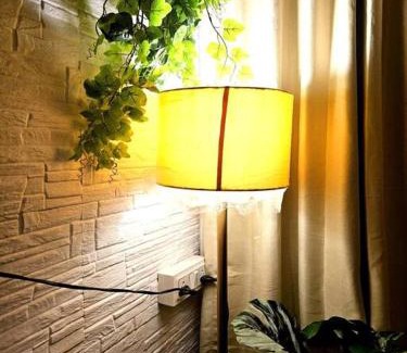 Pali Hill Apartment | The Pali Nook, Cozy Bandra Escape