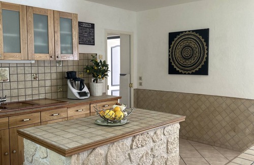 Cosne-Cours-sur-Loire House | The Palm grove