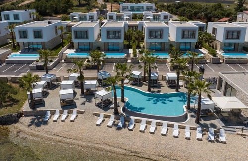 Tkon Villa | The Palms Resort - Villa President Beach I
