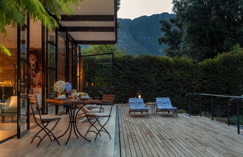 Newlands Cottage | THE PAVILLION - CONTEMPORARY DESIGN IN BISHOPSCOURT