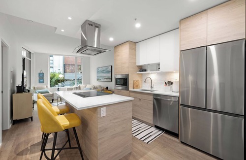 Inner Harbour Condo | The Pearl - Downtown Victoria