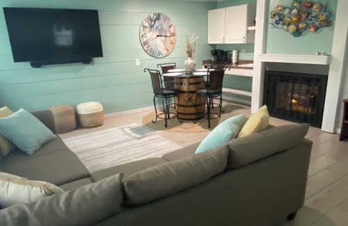 Carrabelle Cottage | The Pelican Post 1 bedroom beach cottage