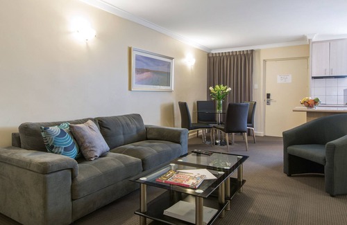 South Perth Apartment | The Peninsula Riverside Serviced Apartments