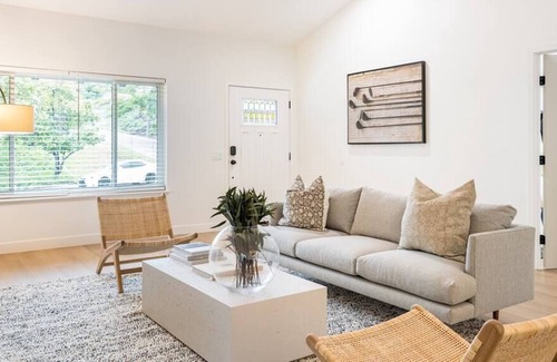 Mission Viejo House | The Perch - 4 Bd Luxurious Oasis, Nearby Beaches, & Backyard