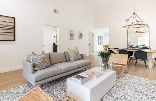 Mission Viejo House | The Perch - 4 Bd Luxurious Oasis, Nearby Beaches, & Backyard