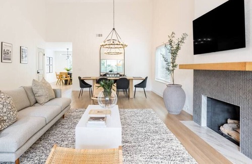 Mission Viejo House | The Perch - 4 Bd Luxurious Oasis, Nearby Beaches, & Backyard