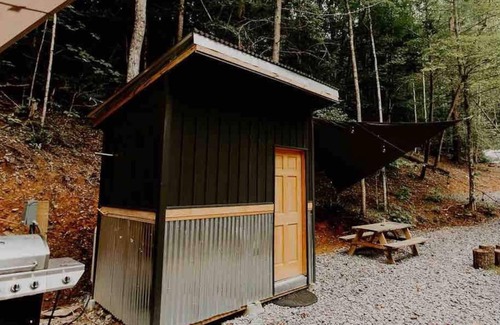 Cosby Apartment | The Perch: Glamping by Rafting