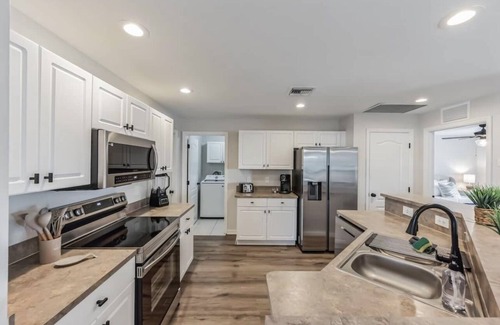 Jacarandas House | The Perfect Cape Coral Getaway