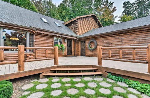 Caro Cabin | The perfect den surrounded by natures beauty to enjoy with your loved ones!