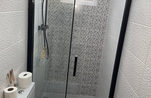 Bromsgrove Apartment | The Perfect Getaway - Luxury Sudio Minutes Away