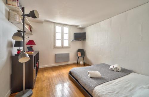 Arsenal Apartment | The Perfect Parisian 2 bdrs flat at Le Marais