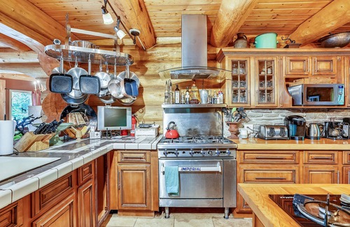 Essex Junction Cabin | The Perfect Vermont Real Log Cabin House.