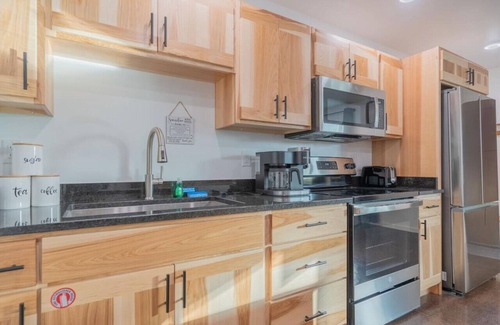 Fairbanks Apartment | The Pet Friendly Executive Northernwind Suite 1.0