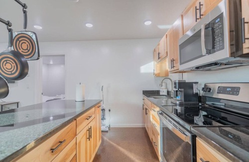 Fairbanks Apartment | The Pet Friendly Executive Northernwind Suite 1.0