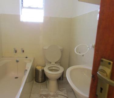 Greater Johannesburg Metropolitan Area Bed & Breakfast | The PHOMOLONG GUEST HOUSE
