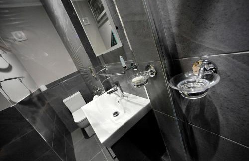 Meads Hotel | The Pilot Inn