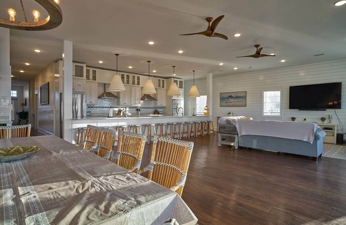 Ocean Isle Beach House | The Pineapple Beach Club, a Majestic Oceanfront Retreat, sleeps 36.