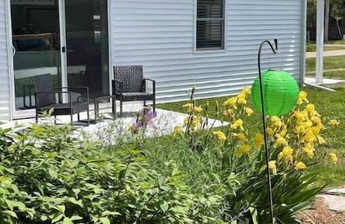 Plainwell House | The Pineapple Cottage- Close Lakes and Beaches!